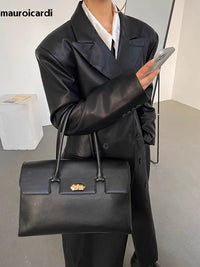 Płaszcz Czarny Manifest z Ekoskóry