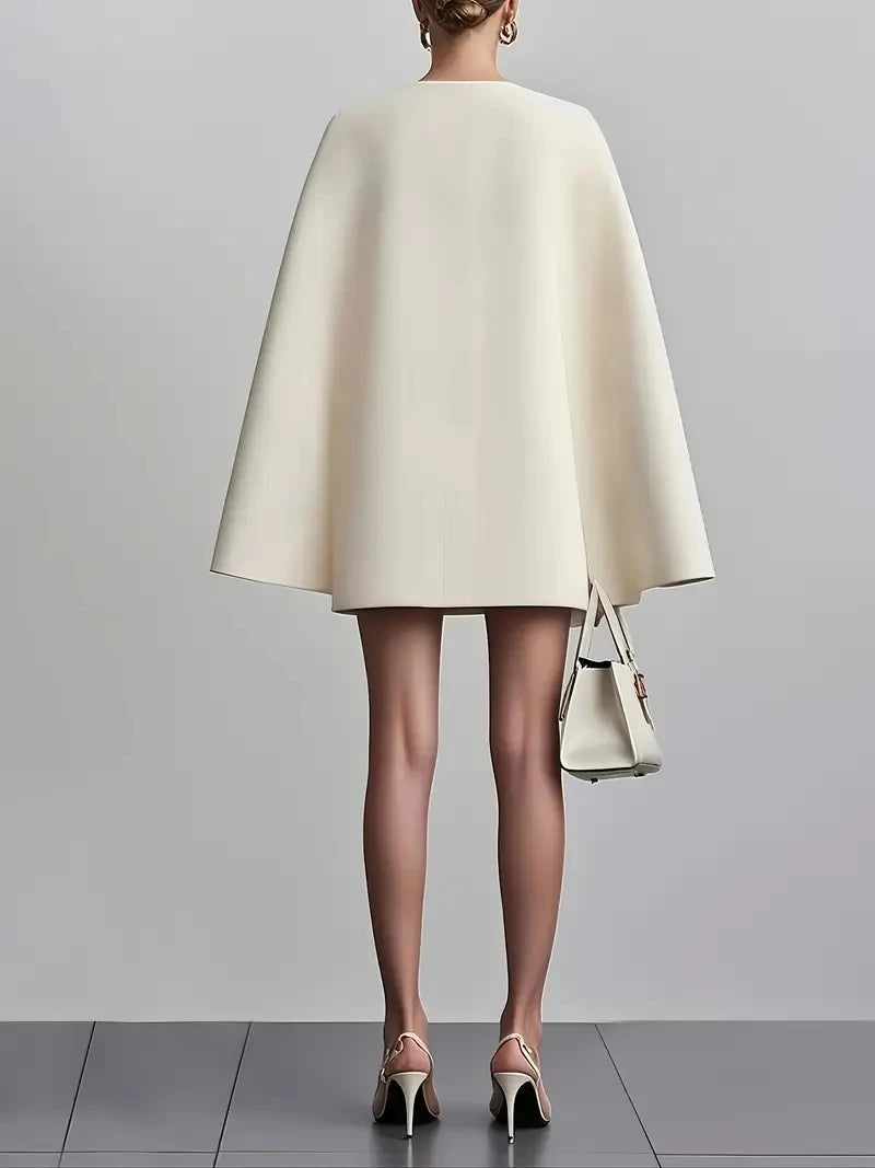 Sukienka Czarna Peleryna Elegance